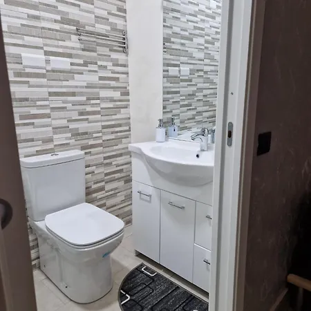 Bed & Breakfast Lnd *