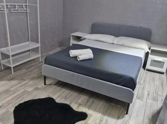 Alojamento de Acomodação e Pequeno-almoço Lnd Catânia